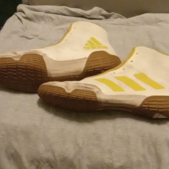 Shoes - Picture 2 of 5